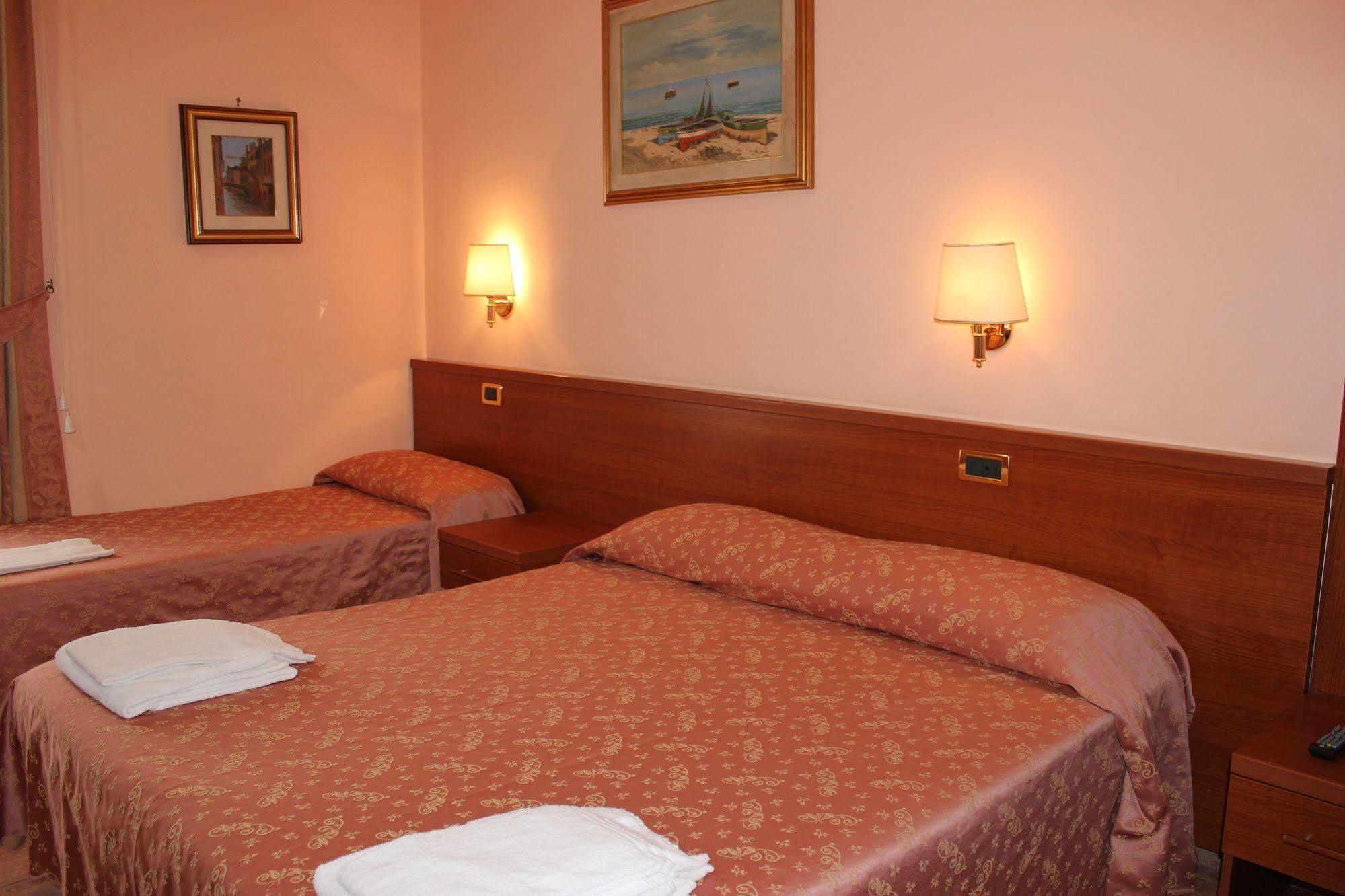Hotel Aristotele Rzym Zewnętrze zdjęcie
