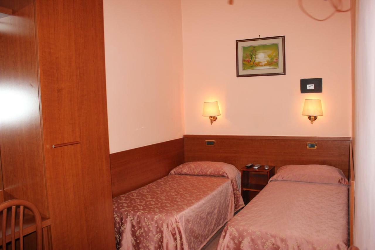 Hotel Aristotele Rzym Zewnętrze zdjęcie